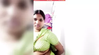 Tamil Hot Family Girl Striptease Video