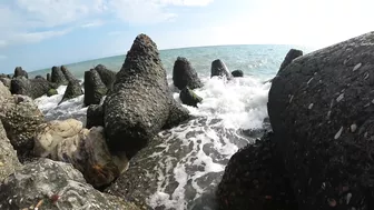 Risky Blowjob On Beach From Adorable Girl? Why Not, But Only Quickly