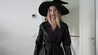 A Witch At A Halloween Party Got A Creampie In Her Pussy