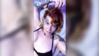 Tattooed Slut Eager To Get Fucked