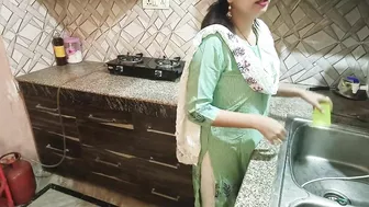 Desi Sexy Stepmom Gets Angry On Him After Proposing In Kitchen Pissing