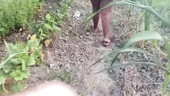 Married Believer Shows Her Pussy In The Woods