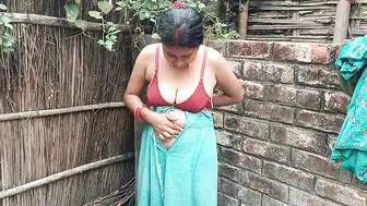 Desi Village Bhabhi Sucked Land While Bathing And Drank Land Kapai