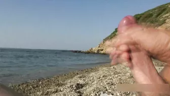 Stranger Pulls Out His Cokc On The Beach