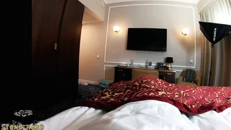 Hotelmädchen Bietet Einen Speziellen Zimmerservice Für Einen Creampie