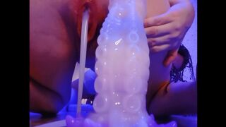 Squirting Sex Toy Fill Tight Twat