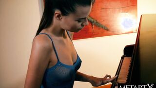 Incredible Sexy Dark Haired Celeb Plays The Piano And Then Her Goddess Cunt