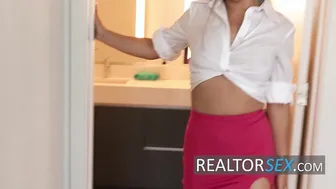 Asian Real Estate Agent Fucks Her First Client