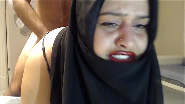 Arab Slut Gets Cheated On And Screams Anal Pleasure