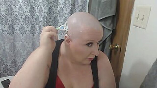 Submissive Milf Camslut Thesweetsav Shaves Her Head Bald On Cam