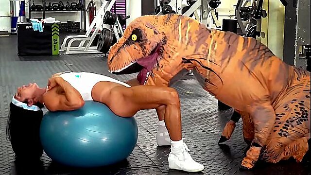 Milf Stepmom Gets Fucked By Trex In Public Gym