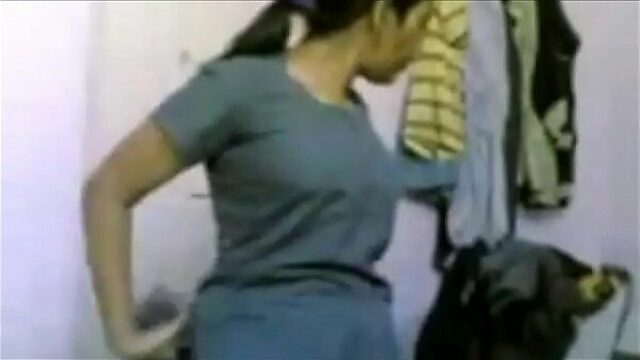 Big Indian Tits Exposed On Camera: Soumyaroy's Naughty Girlfriend