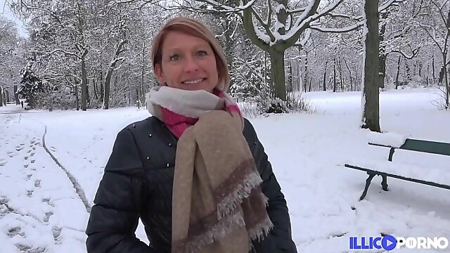 Snow Exhibitionist Milf Laura Gets Ass-Fucked In Threesome