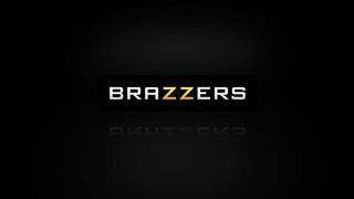 Brazzers - Mommy Got Boobs - Homemade American Tits Scene Starring Ariella Ferrera And Jordi El Ni&A