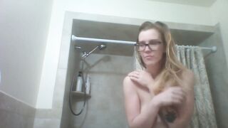 Hot Sexy Milf Gets Steamy In The Shower