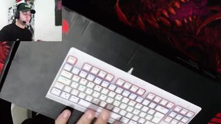 Unboxing Redragon Dark Avenger Lunar White - Switch Brown Mechanical Keyboard - First Impressions An