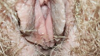 Big Hairy Mommy's Pussy Peeing And Little Farting Closeup