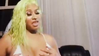 Nicki Minaj Play With Boobs In Live Instagram