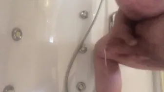 Quick Cumshot In Shower