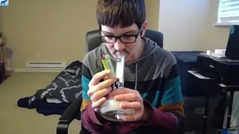 Cute Nerd Bong Hits