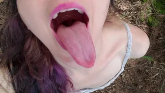 Upskirt No Panties Power Piss Outdoors