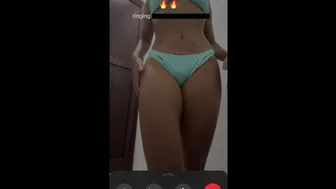 Masturbating In Public Bathroom While Videocalling Friend At The Pool