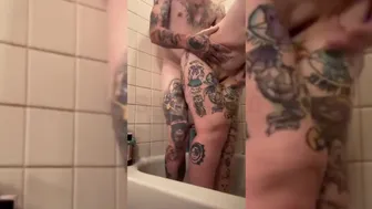 Raw Fuck In The Shower Cum Tasting