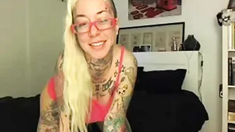 Tattooed Busty Blond - Negrofloripa