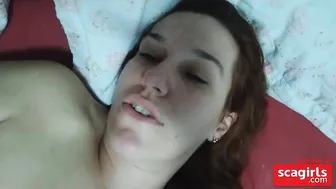 Young Redhead In Bed Beating A Syririca