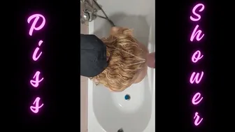 Piss Shower For Blondie