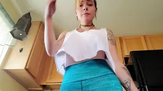 Showing Off Pussy And Butt Plug