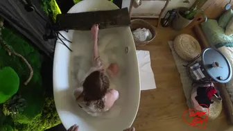 She Came On Vacation And Immediately Got A Creampie In The Bath - Soboyandsogirl