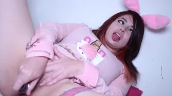 Sexy Ahegao Bunny Plays With Her Dildo