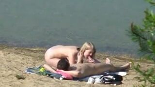 Pervert Amateur Couple Having Sex On The Public Beach Xxx Porn Video