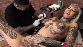 Amber Luke Masturbates While Getting Tattooed