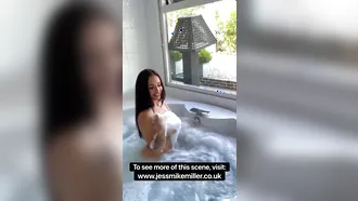 Leaked Video Of A Tiktoker Playing In A Jacuzzi With Her Massive Bottom