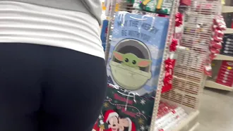 Walmart Porn Showing An Amateur Chick That Has A Juicy Backside And Hot Twat