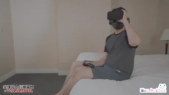 Masukuchan's Tight Ass Gets Creampied While She Masturbates In Vr