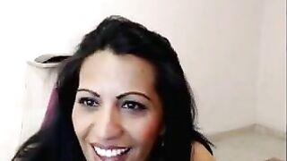 Indian Housewife Is Masturbating Like A Cam Girl