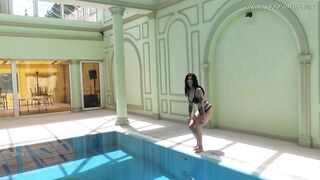 Big Tits Sheril Goes Underwater Naked