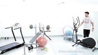 Private.com - Big Butt Latina Briana Banderas Rides Gym Cock