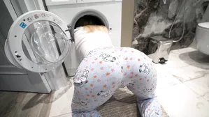 Step Sister Gets Fucked While Is Stuck Inside Of Washing Machine - Creampie