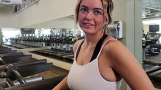 Picked Up A Girl In The Gym And Gave Her A Creampie (Alexiskayxxx)