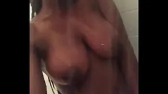 Cabinda/Angola Hoe Ashley Dungi Shows Pussy On Periscope