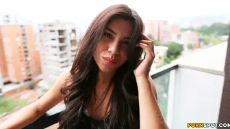 Hot Colombian Chick Wants To Be A Model