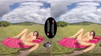 Solo Girl, Vanessa Decker Masturbates Outdoors, In Vr