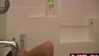 Addison Get Shower And Shave Her Pussy