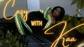 Cozy With Kaa - Housewife Tightly Hugged By Huge Snake In 4K