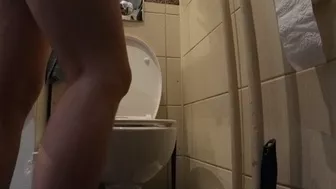 Faaat - Unshaved - Neglected Girl On Toilet Makes Loud Plops