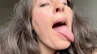 Very Wet And Flexible Tongue Wmv